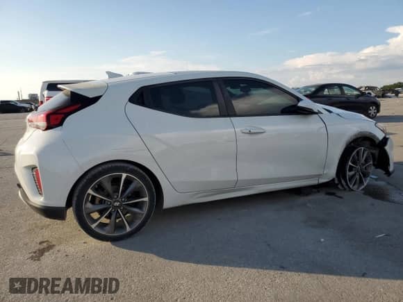 2020 Hyundai Veloster Premium с VIN KMHTG6AF7LU026148, выставлен на аукционе Copart как лот 67222585 с пробегом 55 642 миль миль и Списание • Salvage title. История ставок и продаж доступна на DreamBid. Изображение 3.