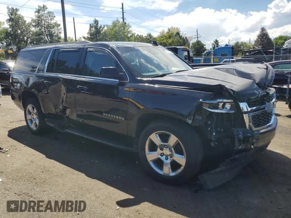 ✅ 2020 Chevrolet Suburban LT • VIN: 1GNSKHKC4LR301550 • Lot: 68461754. Wystawiony na Copart z przebiegiem Nie podano. Bezpłatny archiwum sprzedaży aukcyjnych z USA i szczegółowy raport historii pojazdu na DreamBid. Zdjęcie 4.