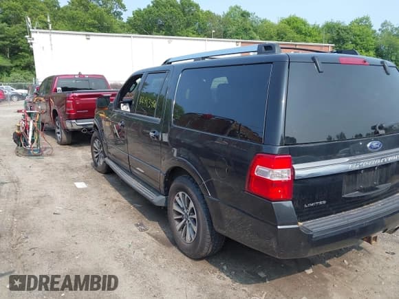 ✅ 2015 Ford Expedition Max XLT • VIN: 1FMJK1JT4FEF42223 • Lot: 42463488. Listed on IAAI with 185,825 mi. Free auction sales archive from the USA and detailed vehicle history report at DreamBid. Image 14.