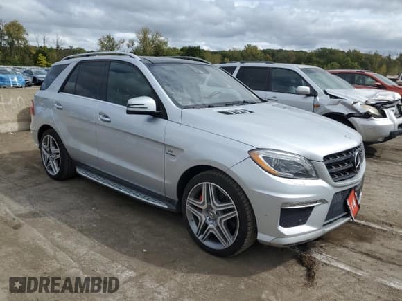 ✅ 2013 Mercedes-Benz M 63 AMG • VIN: 4JGDA7EB0DA153930 • Lot: 72535344. Wystawiony na Copart z przebiegiem 129 030 mil. Bezpłatny archiwum sprzedaży aukcyjnych z USA i szczegółowy raport historii pojazdu na DreamBid. Zdjęcie 4.