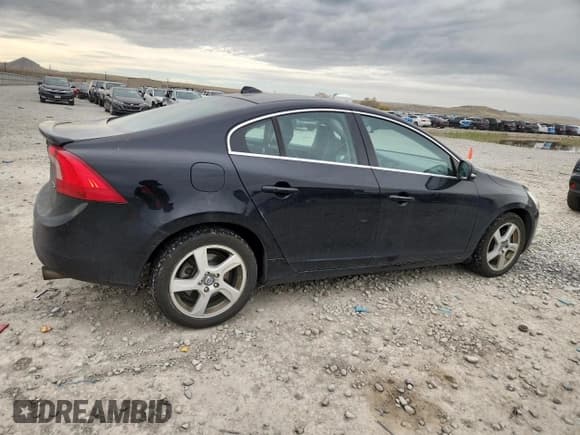 ✅ 2012 Volvo S60 T5 • VIN: YV1622FS9C2139278 • Lot: 90772365. Listed on Copart with 208,077 mi. Free auction sales archive from the USA and detailed vehicle history report at DreamBid. Image 3.