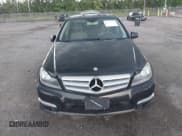 ✅ 2013 Mercedes-Benz C 300 Sport • VIN: WDDGF8AB7DR249298 • Lot: 42873222. Wystawiony na IAAI z przebiegiem 147 269 mil. Bezpłatny archiwum sprzedaży aukcyjnych z USA i szczegółowy raport historii pojazdu na DreamBid. Zdjęcie 12.