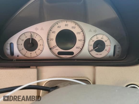 ✅ 2006 Mercedes-Benz CLK 500 • VIN: WDBTJ75J66F172459 • Lot: 81066115. Wystawiony na Copart z przebiegiem Nie podano. Bezpłatny archiwum sprzedaży aukcyjnych z USA i szczegółowy raport historii pojazdu na DreamBid. Zdjęcie 9.