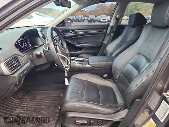 ✅ 2019 Honda Accord Touring • VIN: 1HGCV2F91KA033152 • Лот: 86450885. Опубликован ранее на Copart с пробегом 101 972 миль. Бесплатный доступ к архиву аукционных продаж из США и подробный отчёт об истории автомобиля на DreamBid. Изображение 7.