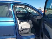 ✅ 2018 Volkswagen Tiguan SEL • VIN: 3VV3B7AX5JM015069 • Lot: 43443131. Listed on IAAI with 82,438 mi. Free auction sales archive from the USA and detailed vehicle history report at DreamBid. Image 5.