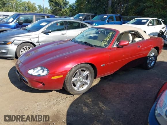 ✅ 1997 Jaguar XK • VIN: SAJGX2748VC017666 • Lot: 42700074. Wystawiony na IAAI z przebiegiem 97 455 mil. Bezpłatny archiwum sprzedaży aukcyjnych z USA i szczegółowy raport historii pojazdu na DreamBid. Zdjęcie 2.