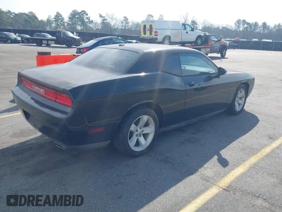 ✅ 2013 Dodge Challenger Rallye Redline • VIN: 2C3CDYAG3DH517925 • Lot: 41774052. Wystawiony na IAAI z przebiegiem 151 207 mil. Bezpłatny archiwum sprzedaży aukcyjnych z USA i szczegółowy raport historii pojazdu na DreamBid. Zdjęcie 4.