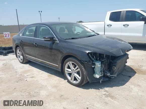 ✅ 2015 Volkswagen Passat SEL Premium • VIN: 1VWCV7A37FC082507 • Лот: 42952889. Опубликован ранее на IAAI с пробегом 137 507 миль. Бесплатный доступ к архиву аукционных продаж из США и подробный отчёт об истории автомобиля на DreamBid. Изображение 1.