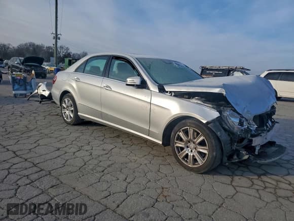 ✅ 2013 Mercedes-Benz E 350 Luxury • VIN: WDDHF5KB6DA671238 • Lot: 94856715. Wystawiony na Copart z przebiegiem 119 784 mil. Bezpłatny archiwum sprzedaży aukcyjnych z USA i szczegółowy raport historii pojazdu na DreamBid. Zdjęcie 4.