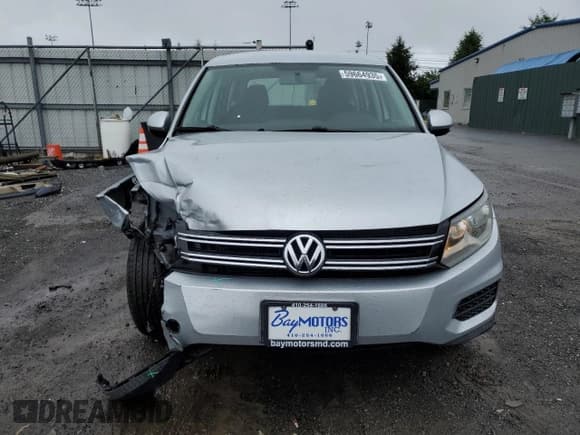 ✅ 2013 Volkswagen Tiguan SE • VIN: WVGBV7AX8DW521478 • Lot: 59664935. Listed on Copart with 100,996 mi. Free auction sales archive from the USA and detailed vehicle history report at DreamBid. Image 5.
