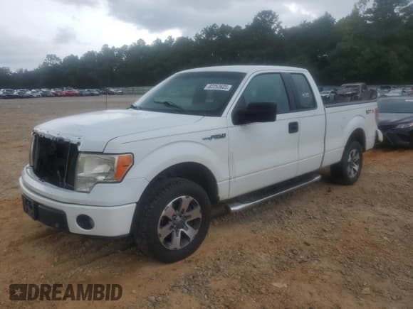 ✅ 2012 Ford F-150 STX • VIN: 1FTFX1CF7CKD10098 • Lot: 82253605. Wystawiony na Copart z przebiegiem 198 837 mil. Bezpłatny archiwum sprzedaży aukcyjnych z USA i szczegółowy raport historii pojazdu na DreamBid. Zdjęcie 1.