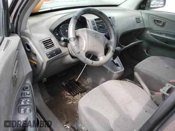 2008 Hyundai Tucson GLS z VIN KM8JM12B88U733619, wystawiony jako Copart lot #68029124 z przebiegiem Nie podano mil oraz Szkoda całkowita • Salvage title. Historia ofert i sprzedaży dostępna na DreamBid. Obrazek 8.