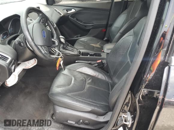 ✅ 2017 Ford Focus Titanium • VIN: 1FADP3J21HL207060 • Lot: 69495275. Wystawiony na Copart z przebiegiem 100 856 mil. Bezpłatny archiwum sprzedaży aukcyjnych z USA i szczegółowy raport historii pojazdu na DreamBid. Zdjęcie 7.