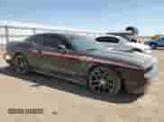 2016 Dodge Challenger R/T Scat Pack z VIN 2C3CDZFJ6GH288879, wystawiony jako Copart lot #68694125 z przebiegiem 32 967 mil mil oraz Szkoda całkowita • Salvage title. Historia ofert i sprzedaży dostępna na DreamBid. Obrazek 4.