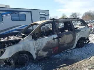 2007 Hyundai Entourage GLS z VIN KNDMC233076019746, wystawiony jako IAAI lot #41783040 z przebiegiem Nie podano mil oraz . Historia ofert i sprzedaży dostępna na DreamBid. Obrazek 6.