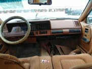 ✅ 1990 Oldsmobile Cutlass Ciera • VIN: 1G3AM54N4L6331841 • Lot: 41805396. Wystawiony na IAAI z przebiegiem 145 041 mil. Bezpłatny archiwum sprzedaży aukcyjnych z USA i szczegółowy raport historii pojazdu na DreamBid. Zdjęcie 5.