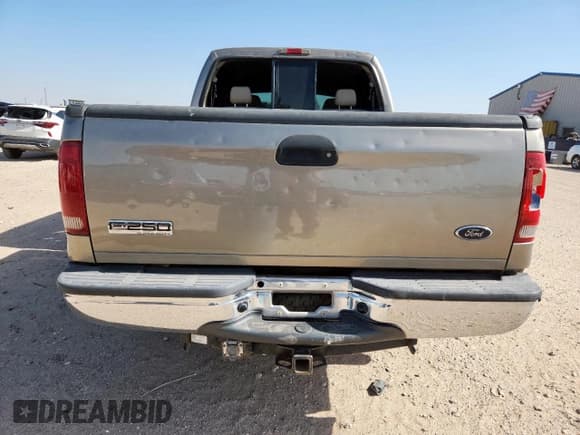 ✅ 2006 Ford F-250 XL • VIN: 1FTSW20P56EA10759 • Лот: 61859875. Опубликован ранее на Copart с пробегом 161 469 миль. Бесплатный доступ к архиву аукционных продаж из США и подробный отчёт об истории автомобиля на DreamBid. Изображение 6.