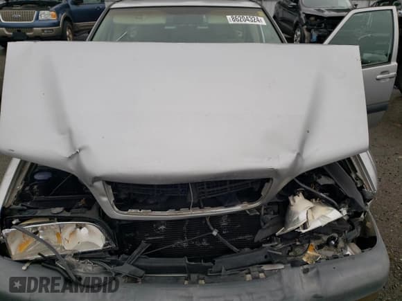 ✅ 2000 Volvo V70 • VIN: YV1LZ56DXY2657666 • Lot: 86204324. Wystawiony na Copart z przebiegiem 180 199 mil. Bezpłatny archiwum sprzedaży aukcyjnych z USA i szczegółowy raport historii pojazdu na DreamBid. Zdjęcie 12.