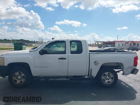 ✅ 2008 Chevrolet Silverado 1500 Work Truck • VIN: 1GCEC19X58Z277902 • Lot: 43512655. Listed on IAAI with 260,281 mi. Free auction sales archive from the USA and detailed vehicle history report at DreamBid. Image 13.