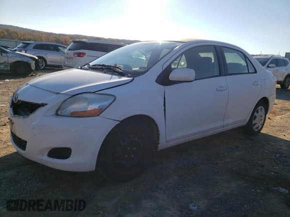 ✅ 2009 Toyota Yaris • VIN: JTDBT903094051745 • Лот: 90799275. Опубликован ранее на Copart с пробегом 234 397 миль. Бесплатный доступ к архиву аукционных продаж из США и подробный отчёт об истории автомобиля на DreamBid. Изображение 1.
