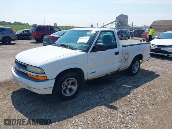 ✅ 1999 Chevrolet S-10 LS • VIN: 1GCCS14X3XK240212 • Лот: 42671847. Опубликован ранее на IAAI с пробегом 159 804 миль. Бесплатный доступ к архиву аукционных продаж из США и подробный отчёт об истории автомобиля на DreamBid. Изображение 2.