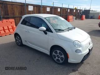 ✅ 2015 FIAT 500e • VIN: 3C3CFFGE9FT522920 • Lot: 41725773. Wystawiony na IAAI z przebiegiem 53 300 mil. Bezpłatny archiwum sprzedaży aukcyjnych z USA i szczegółowy raport historii pojazdu na DreamBid. Zdjęcie 1.