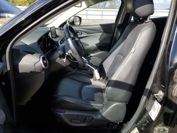 ✅ 2019 Mazda CX-3 Grand Touring • VIN: JM1DKFD78K0406617 • Lot: 89661505. Listed on Copart with 125,324 mi. Free auction sales archive from the USA and detailed vehicle history report at DreamBid. Image 7.