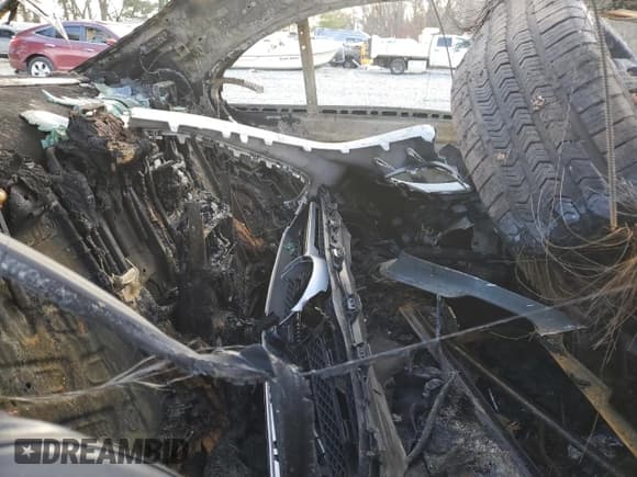 ✅ 2019 Mercedes-Benz E 300 • VIN: WDDZF4KB1KA610455 • Lot: 92473195. Listed on Copart with Not provided. Free auction sales archive from the USA and detailed vehicle history report at DreamBid. Image 10.