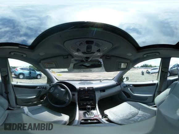 ✅ 2001 Mercedes-Benz C 230/260/280/320 • VIN: WDBRF61J61F082443 • Lot: 42469263. Wystawiony na IAAI z przebiegiem 89 712 mil. Bezpłatny archiwum sprzedaży aukcyjnych z USA i szczegółowy raport historii pojazdu na DreamBid. Zdjęcie 18.