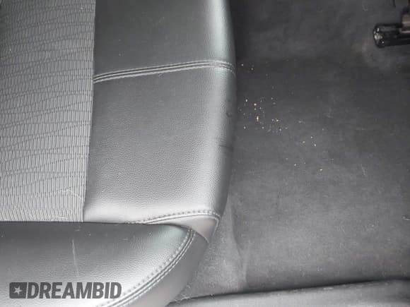 ✅ 2016 Chevrolet Impala LT • VIN: 1G1105SA6GU157633 • Lot: 42414904. Wystawiony na IAAI z przebiegiem 109 129 mil. Bezpłatny archiwum sprzedaży aukcyjnych z USA i szczegółowy raport historii pojazdu na DreamBid. Zdjęcie 8.