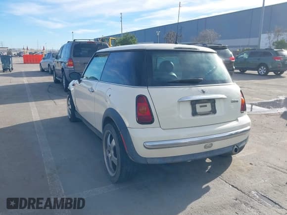 ✅ 2003 MINI Hardtop • VIN: WMWRC33473TC42303 • Лот: 41264575. Опубликован ранее на IAAI с пробегом 159 290 миль. Бесплатный доступ к архиву аукционных продаж из США и подробный отчёт об истории автомобиля на DreamBid. Изображение 3.