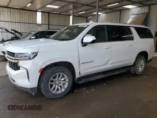 ✅ 2021 Chevrolet Suburban LS • VIN: 1GNSKBKD7MR395916 • Lot: 62113145. Wystawiony na Copart z przebiegiem 374 527 mil. Bezpłatny archiwum sprzedaży aukcyjnych z USA i szczegółowy raport historii pojazdu na DreamBid. Zdjęcie 1.