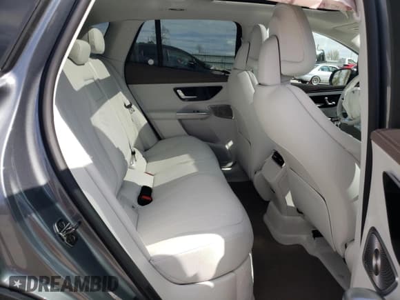 ✅ 2023 Mercedes-Benz EQE 350+ • VIN: 4JGGM2BB4PA037145 • Lot: 46014214. Wystawiony na Copart z przebiegiem 214 mil. Bezpłatny archiwum sprzedaży aukcyjnych z USA i szczegółowy raport historii pojazdu na DreamBid. Zdjęcie 11.