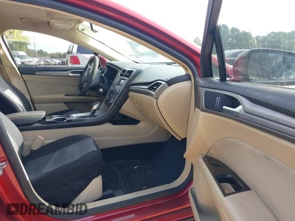 ✅ 2013 Ford Fusion SE • VIN: 3FA6P0H73DR214936 • Lot: 42760968. Wystawiony na IAAI z przebiegiem 221 465 mil. Bezpłatny archiwum sprzedaży aukcyjnych z USA i szczegółowy raport historii pojazdu na DreamBid. Zdjęcie 5.