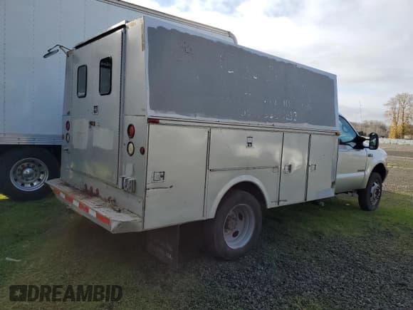 ✅ 2002 Ford F-450 XL • VIN: 1FDXF46F72EB01473 • Lot: 93685535. Listed on Copart with 249,718 mi. Free auction sales archive from the USA and detailed vehicle history report at DreamBid. Image 3.