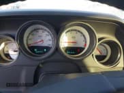 ✅ 2010 Dodge Challenger SE • VIN: 2B3CJ4DV7AH142688 • Lot: 41474988. Wystawiony na IAAI z przebiegiem 122 441 mil. Bezpłatny archiwum sprzedaży aukcyjnych z USA i szczegółowy raport historii pojazdu na DreamBid. Zdjęcie 7.