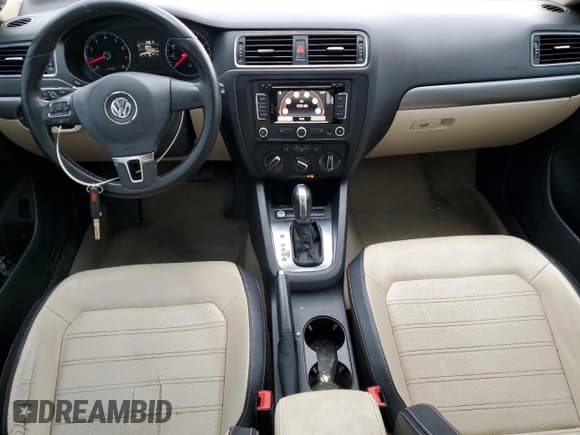 ✅ 2013 Volkswagen Jetta SEL • VIN: 3VWLX7AJ1DM442228 • Lot: 50792815. Listed on Copart with 123,926 mi. Free auction sales archive from the USA and detailed vehicle history report at DreamBid. Image 8.