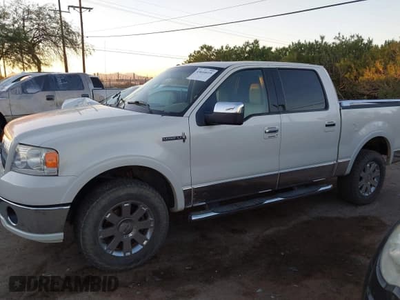✅ 2006 Lincoln Mark LT • VIN: 5LTPW18566FJ24022 • Lot: 43644619. Listed on IAAI with 209,293 mi. Free auction sales archive from the USA and detailed vehicle history report at DreamBid. Image 14.