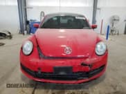 ✅ 2013 Volkswagen Beetle 2.5L • VIN: 3VWJX7AT9DM679963 • Lot: 85121225. Wystawiony na Copart z przebiegiem 81 663 mil. Bezpłatny archiwum sprzedaży aukcyjnych z USA i szczegółowy raport historii pojazdu na DreamBid. Zdjęcie 5.