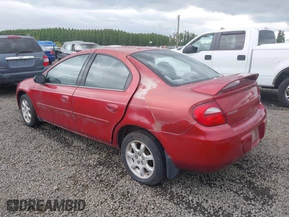 2005 Dodge Neon SXT z VIN 1B3ES56C85D161230, wystawiony jako IAAI lot #42317479 z przebiegiem 243 243 mil mil oraz . Historia ofert i sprzedaży dostępna na DreamBid. Obrazek 3.