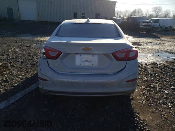 ✅ 2017 Chevrolet Cruze LT • VIN: 1G1BE5SM3H7274747 • Lot: 68454792. Wystawiony na Copart z przebiegiem 88 934 mil mil. Skorzystaj z bezpłatnego archiwum sprzedaży aukcyjnych z USA i zobacz szczegółowy raport historii pojazdu na DreamBid. Zdjęcie 6.