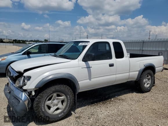✅ 2001 Toyota Tacoma PreRunner • VIN: 5TESN92N21Z748452 • Lot: 63618825. Wystawiony na Copart z przebiegiem 176 300 mil. Bezpłatny archiwum sprzedaży aukcyjnych z USA i szczegółowy raport historii pojazdu na DreamBid. Zdjęcie 1.