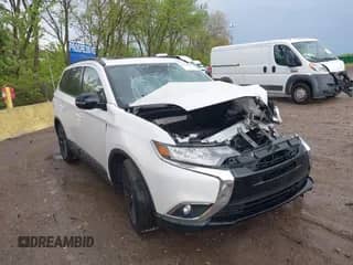 2018 Mitsubishi Outlander SE with VIN JA4AD3A32JZ055477, listed as a IAAI auction lot 42144545 with 89,242 mi miles and . Bid and sale history available at DreamBid. Image 1.