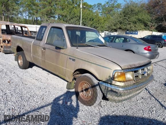 ✅ 1994 Ford Ranger Splash • VIN: 1FTCR14X9RPC24923 • Lot: 43671994. Wystawiony na IAAI z przebiegiem 408 641 mil. Bezpłatny archiwum sprzedaży aukcyjnych z USA i szczegółowy raport historii pojazdu na DreamBid. Zdjęcie 1.