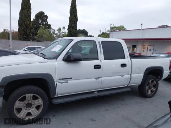 ✅ 2004 Chevrolet Silverado 2500HD LS • VIN: 1GCHC23U64F186697 • Лот: 41851795. Опубликован ранее на IAAI с пробегом 232 715 миль. Бесплатный доступ к архиву аукционных продаж из США и подробный отчёт об истории автомобиля на DreamBid. Изображение 14.