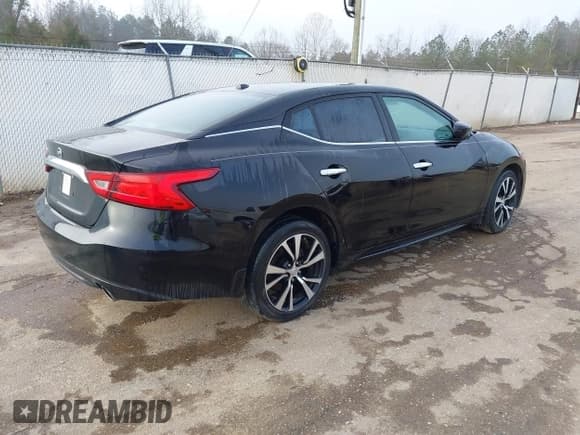 ✅ 2017 Nissan Maxima SL • VIN: 1N4AA6AP8HC455730 • Lot: 41441564. Listed on IAAI with 93,621 mi. Free auction sales archive from the USA and detailed vehicle history report at DreamBid. Image 4.