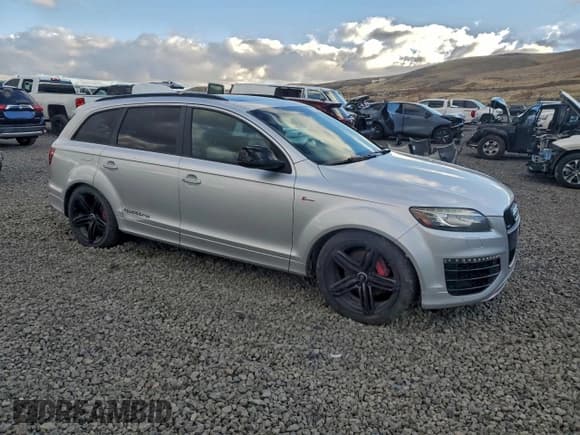 ✅ 2015 Audi Q7 S line Prestige • VIN: WA1DGAFE8FD028663 • Lot: 93080945. Wystawiony na Copart z przebiegiem 188 873 mil. Bezpłatny archiwum sprzedaży aukcyjnych z USA i szczegółowy raport historii pojazdu na DreamBid. Zdjęcie 4.