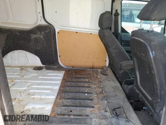 ✅ 2014 Ford Transit Connect XL • VIN: NM0LS7E76E1152952 • Лот: 82200765. Опубликован ранее на Copart с пробегом 216 211 миль. Бесплатный доступ к архиву аукционных продаж из США и подробный отчёт об истории автомобиля на DreamBid. Изображение 10.