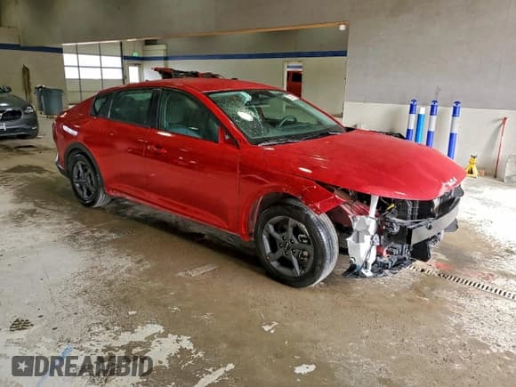 ✅ 2025 Kia K4 LXS • VIN: 3KPFT4DEXSE075698 • Lot: 94609805. Wystawiony na Copart z przebiegiem 21 395 mil. Bezpłatny archiwum sprzedaży aukcyjnych z USA i szczegółowy raport historii pojazdu na DreamBid. Zdjęcie 4.