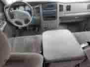 2003 Dodge 1500 SLT z VIN 1D3HA18DX3J656130, wystawiony jako Copart lot #52515735 z przebiegiem 198 821 mil mil oraz Szkoda całkowita • Salvage title. Historia ofert i sprzedaży dostępna na DreamBid. Obrazek 8.